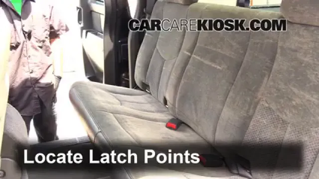 2005 Chevrolet Silverado 2500 HD 6.6L V8 Turbo Diesel Extended Cab Pickup (4 Door) Car Seats Install